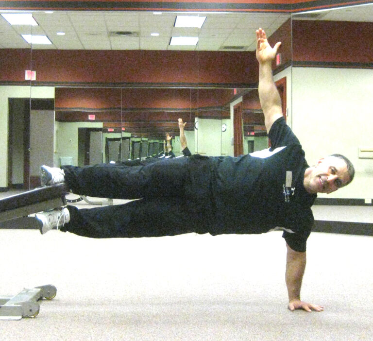 InnerThighBenchSqueeze03